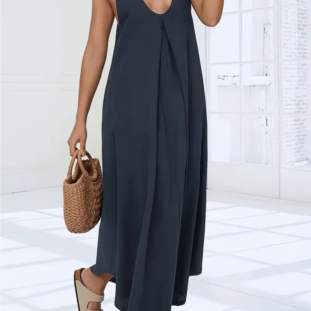 Women’s linen v neck navy sleeveless dress. Versatilite and classic - Picture 4 of 7